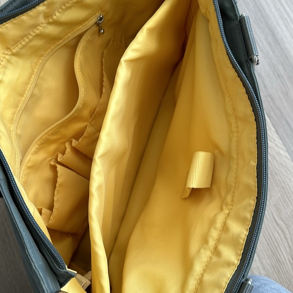 tote with laptop compartment - Picture 6 of 7